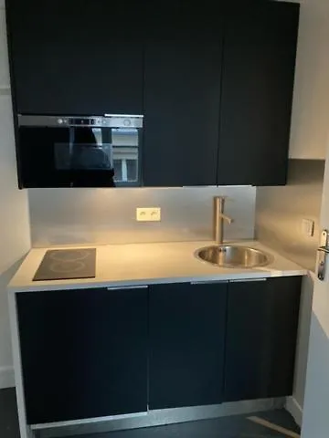 Petit Paris Apartment 0*,