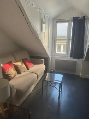 Petit Paris Apartment